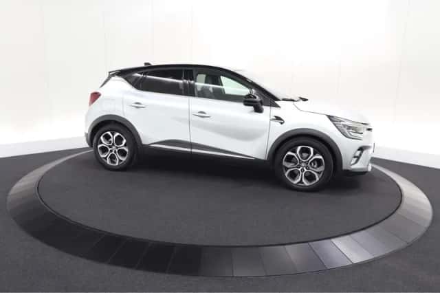 Renault Captur (2022) thumbnail 5