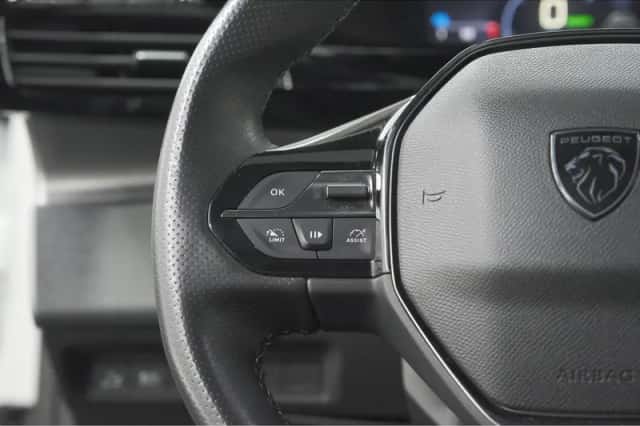 Peugeot 308 (2022) thumbnail 3