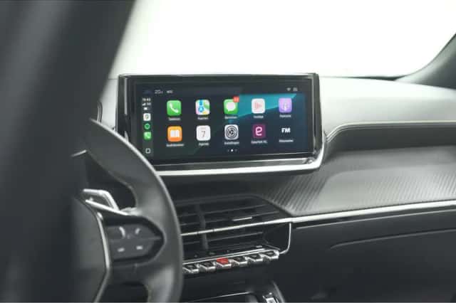 Peugeot 2008 (2024) thumbnail 3