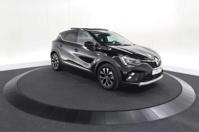 Renault Captur (2023) thumbnail 2