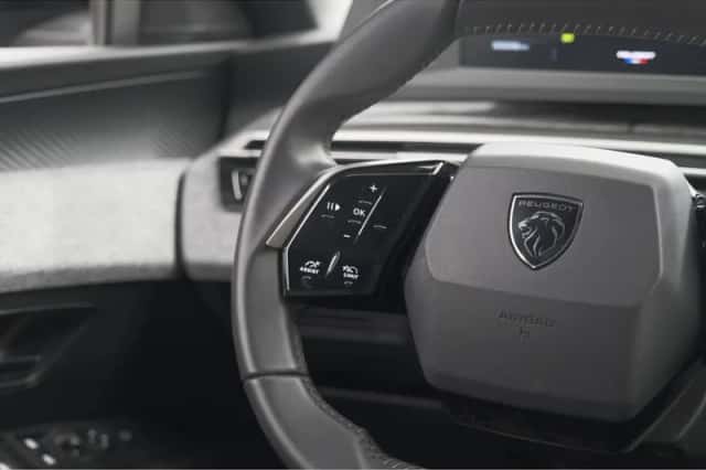 Peugeot 5008 (2025) thumbnail 3