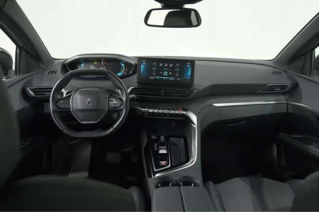 Peugeot 3008 (2023) thumbnail 2