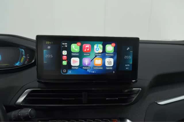 Peugeot 3008 (2023) thumbnail 6