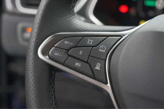Renault Captur (2026) thumbnail 3