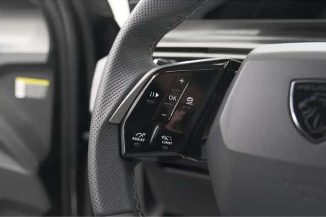 Peugeot 5008 (2025) thumbnail 3