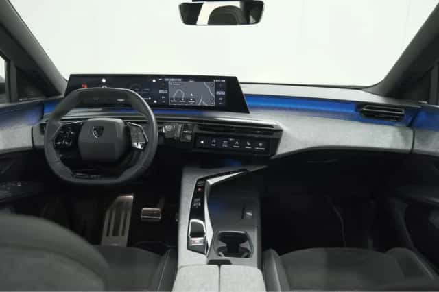 Peugeot 3008 (2025) thumbnail 2