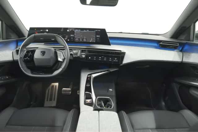 Peugeot 3008 (2025) thumbnail 2