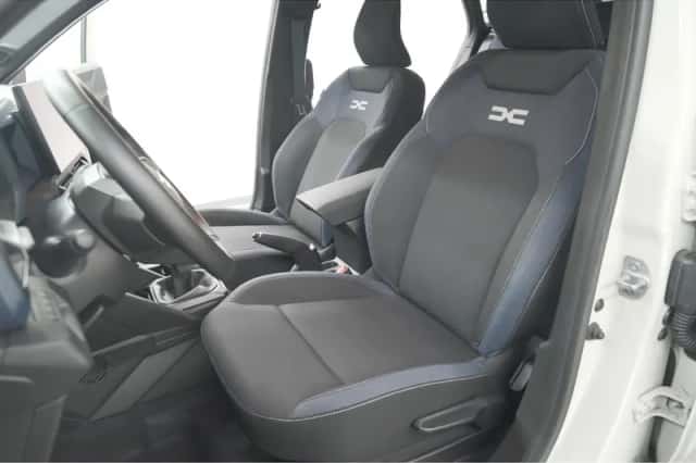 Dacia Duster (2025) thumbnail 36