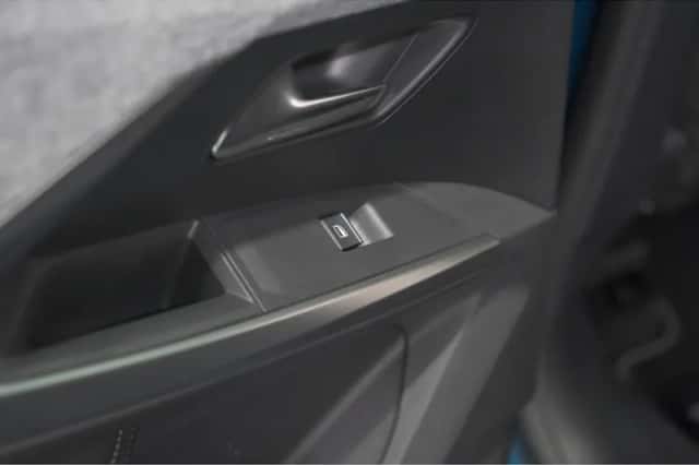 Peugeot 5008 (2024) thumbnail 28