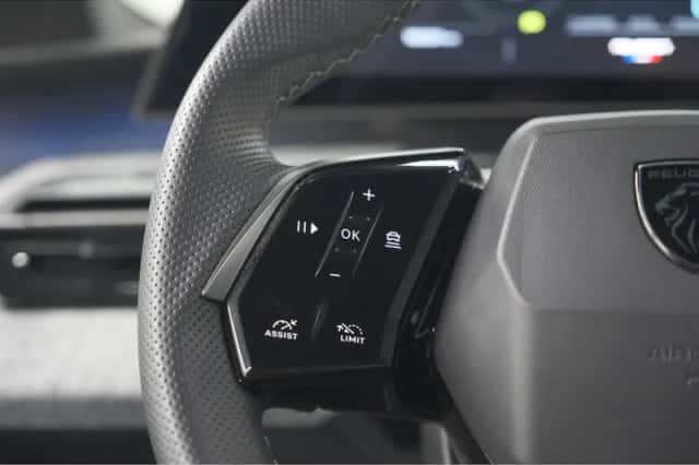 Peugeot 5008 (2024) thumbnail 32