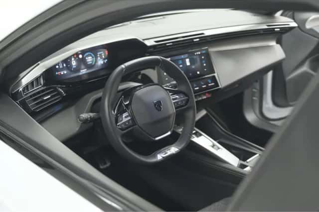 Peugeot 308 (2025) thumbnail 2