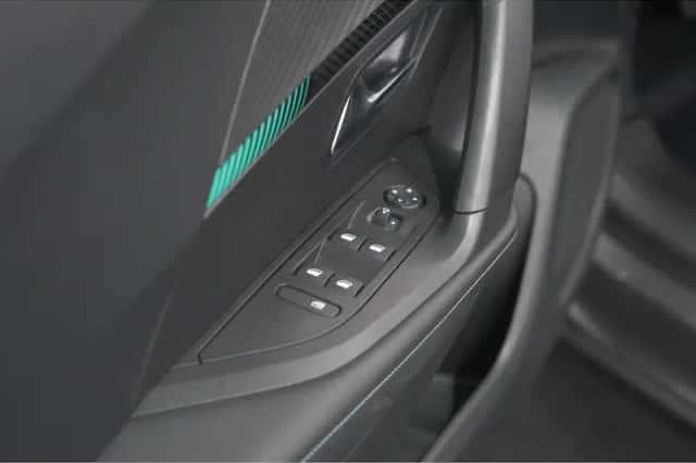 Peugeot 2008 (2022) thumbnail 21