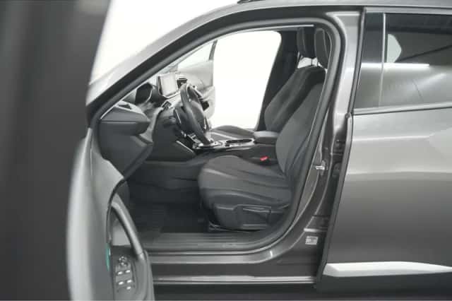 Peugeot 2008 (2022) thumbnail 22