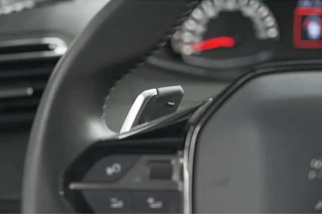 Peugeot 2008 (2022) thumbnail 30