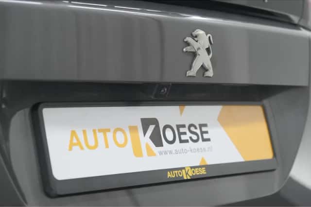 Peugeot 2008 (2022) thumbnail 4