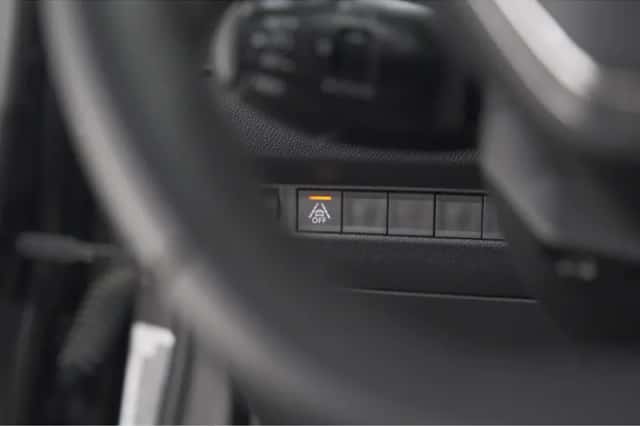 Peugeot 2008 (2022) thumbnail 35