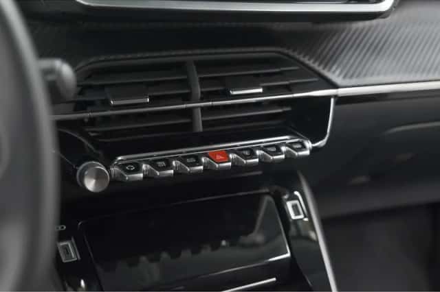 Peugeot 2008 (2022) thumbnail 43