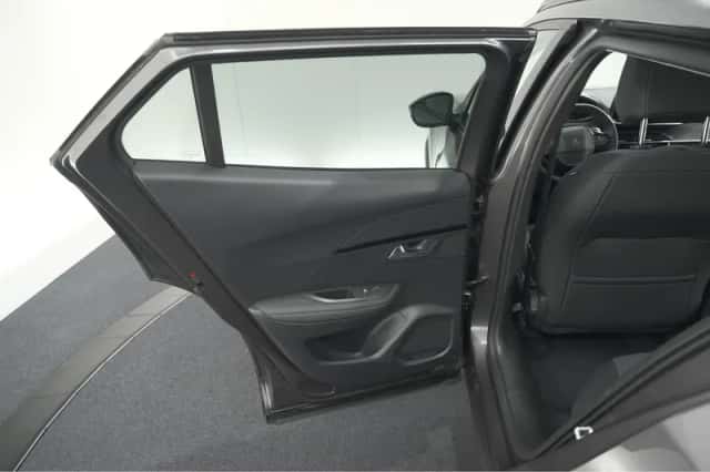 Peugeot 2008 (2022) thumbnail 61