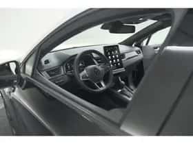 Renault Captur (2024) thumbnail 2