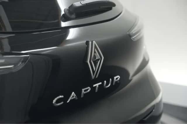 Renault Captur (2024) thumbnail 4