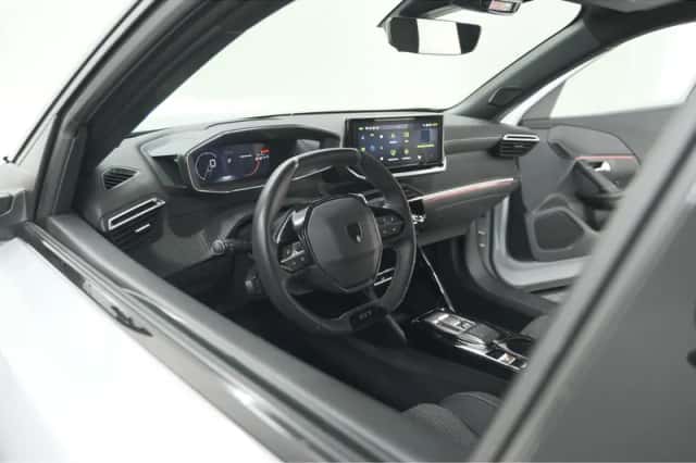 Peugeot 2008 (2024) thumbnail 2