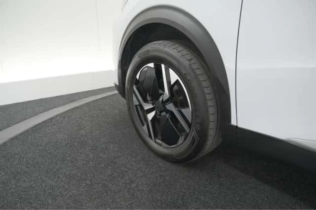 Peugeot 2008 (2024) thumbnail 18