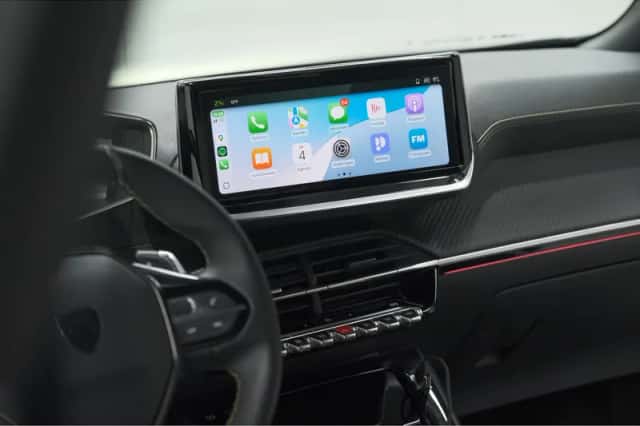 Peugeot 2008 (2024) thumbnail 3