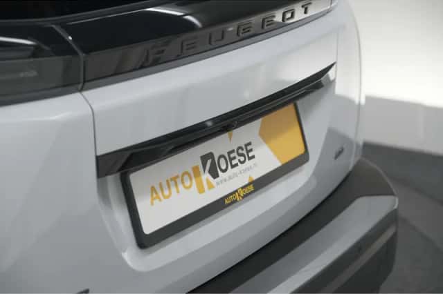 Peugeot 2008 (2024) thumbnail 4