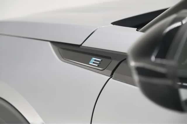 Peugeot e-2008 (2025) thumbnail 4