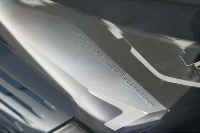 Peugeot 5008 (2022) thumbnail 16