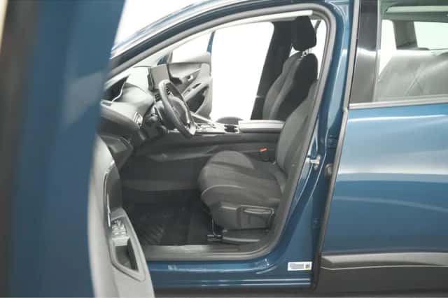 Peugeot 5008 (2022) thumbnail 24