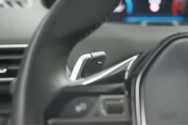 Peugeot 5008 (2022) thumbnail 32