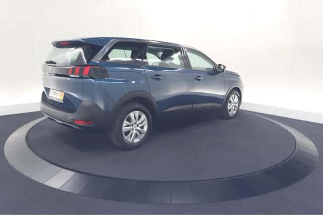 Peugeot 5008 (2022) thumbnail 5
