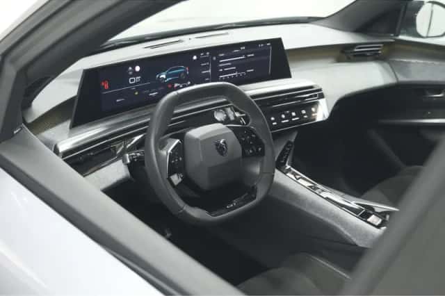 Peugeot 3008 (2025) thumbnail 3