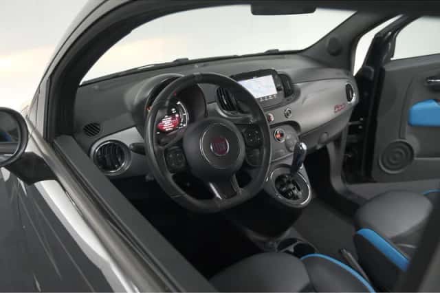 Fiat 500 (2018) thumbnail 2