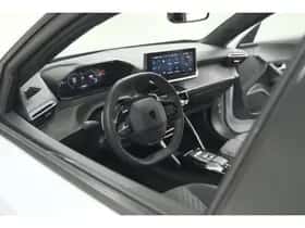 Peugeot 2008 (2024) thumbnail 2