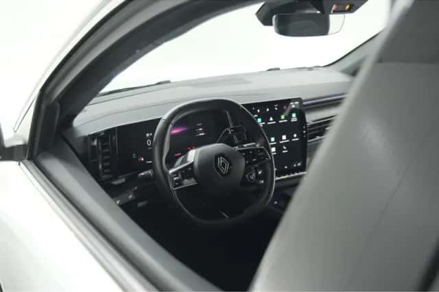 Renault Austral (2023) thumbnail 2
