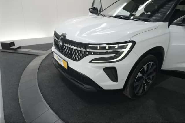 Renault Austral (2023) thumbnail 14