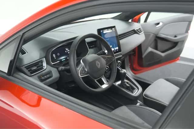 Renault Clio (2025) thumbnail 2