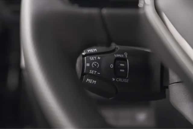 Peugeot 2008 (2025) thumbnail 36