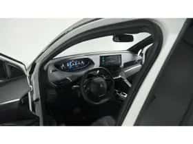Peugeot 5008 (2023) thumbnail 2