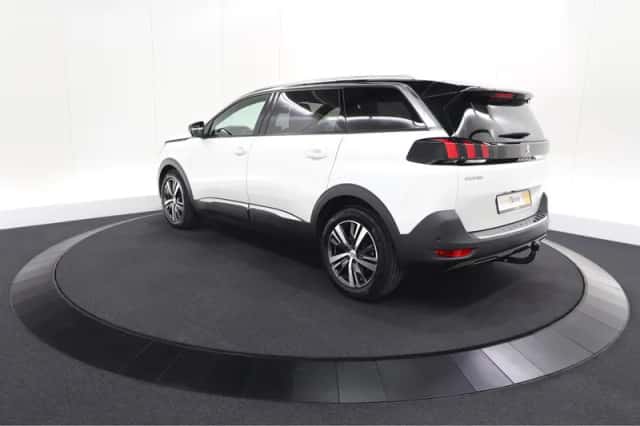 Peugeot 5008 (2023) thumbnail 12