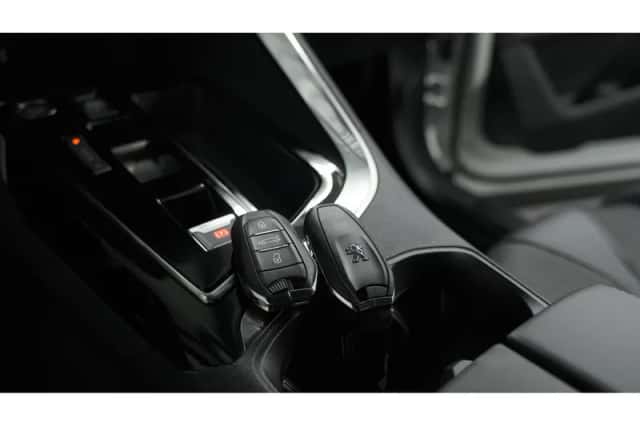 Peugeot 5008 (2023) thumbnail 14
