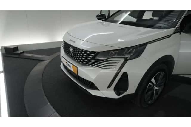 Peugeot 5008 (2023) thumbnail 16