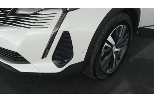 Peugeot 5008 (2023) thumbnail 17