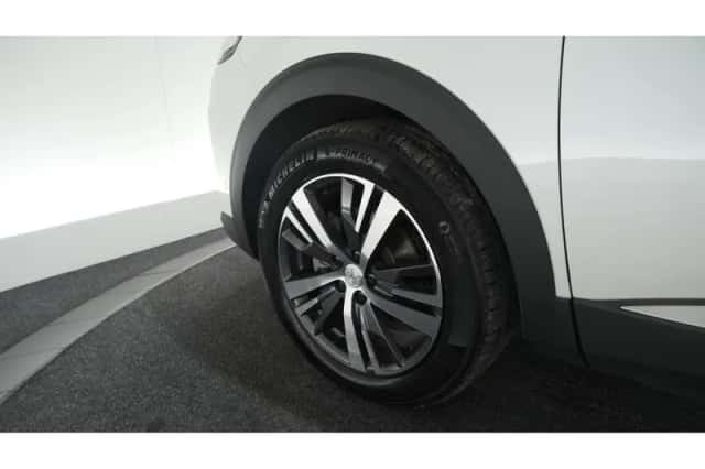 Peugeot 5008 (2023) thumbnail 21