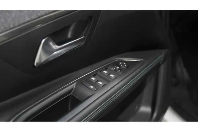 Peugeot 5008 (2023) thumbnail 24