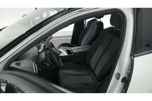Peugeot 5008 (2023) thumbnail 26