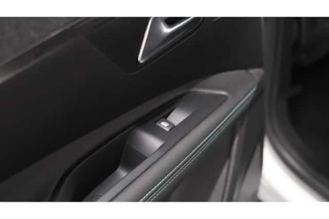 Peugeot 5008 (2023) thumbnail 27