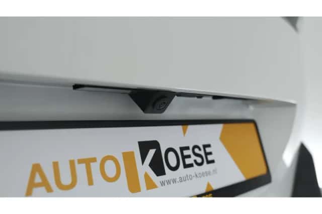 Peugeot 5008 (2023) thumbnail 4